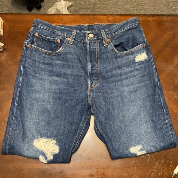 Levi’s 501 30x26 Cropped 🔥Buy 1 Get 1 Free Entire Closet - Picture 3 of 7